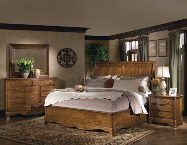 Chesapeake Oak Bedroom Furniture Set with Sleigh Bed