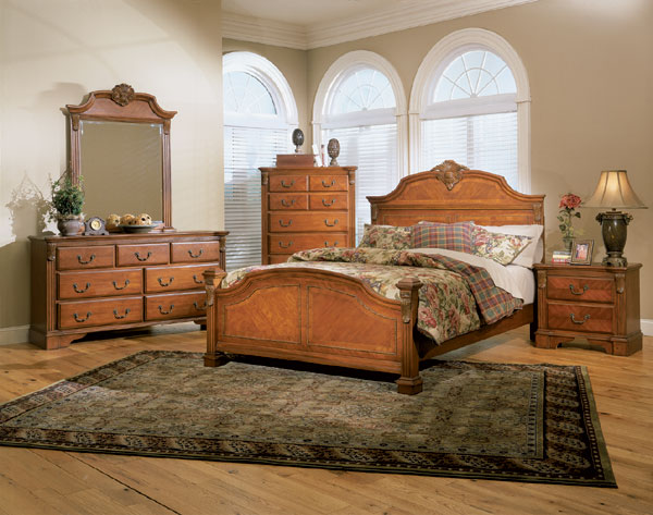 Toledo Traditional Bedroom Set