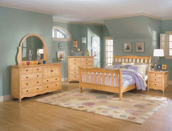 Hampton Maple Bedroom Furniture Set with Sleigh Bed