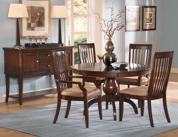 Cincinnati Round Dining Room Table Set in Cherry