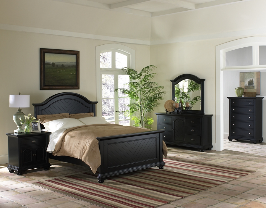 Brentwood Bedroom Set in Black, White or Chestnut