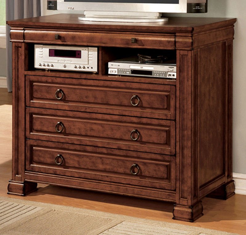 Von Furniture Cambridge Bedroom Set in Tobacco