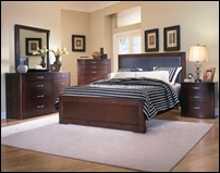 New Yorker Bedroom Furniture Set